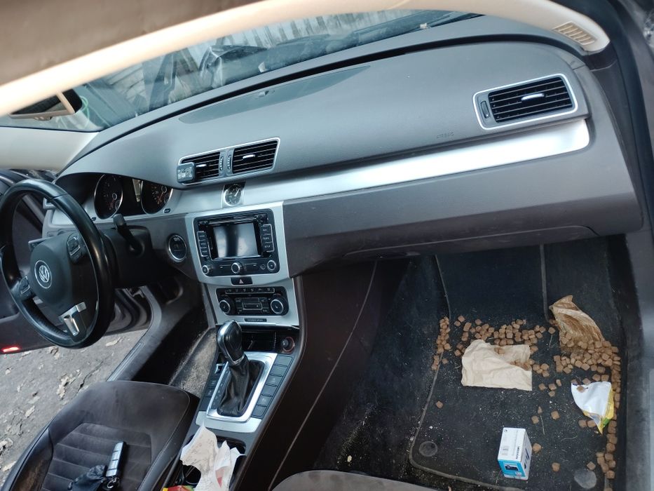 Konsola kokpit pasy poduszki VW passat B7 braz