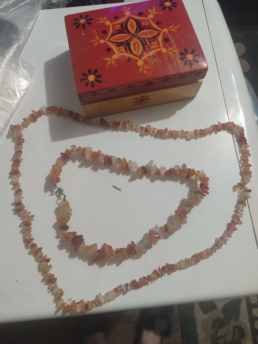 Продам  бусы из сердолика