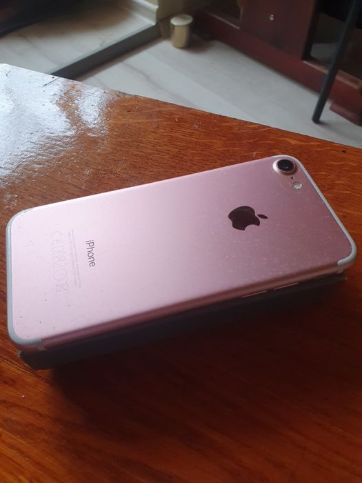 Продам айфон 7 на 32