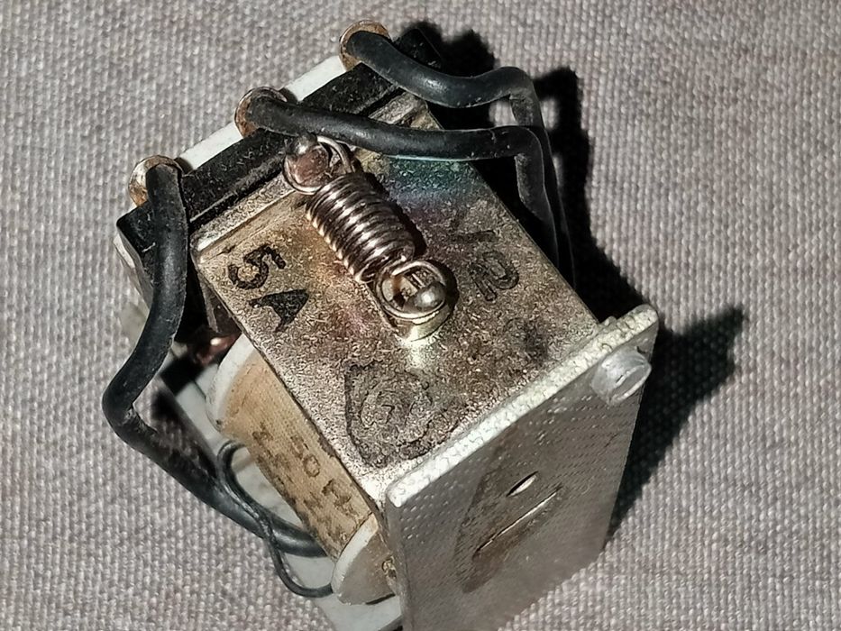 Реле промежуточное R15 (Польша) 220V 50Hz б/у