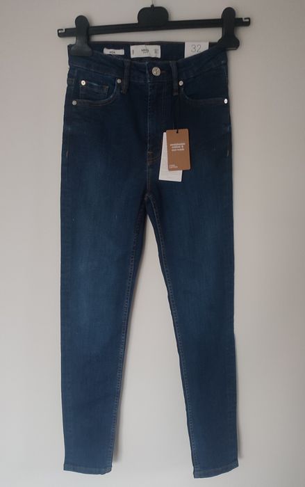 Nowe jeansy ciemne granatowe klasyczne mango Zara push up szafa kapsuł