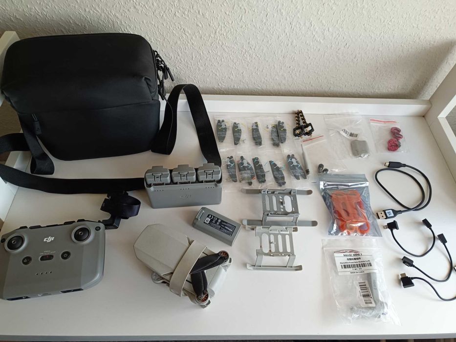 Dron DJI Mini 2 Fly More Combo