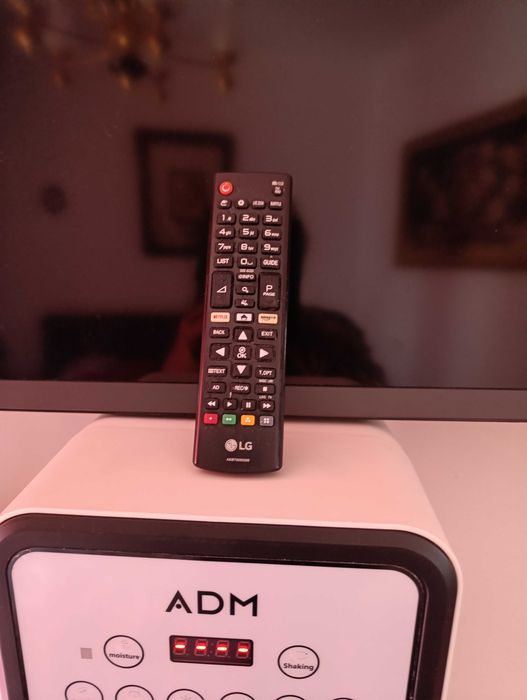 Televisão LG usada mas em muito bom estado