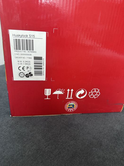 Машинка оверлок Husgvarna