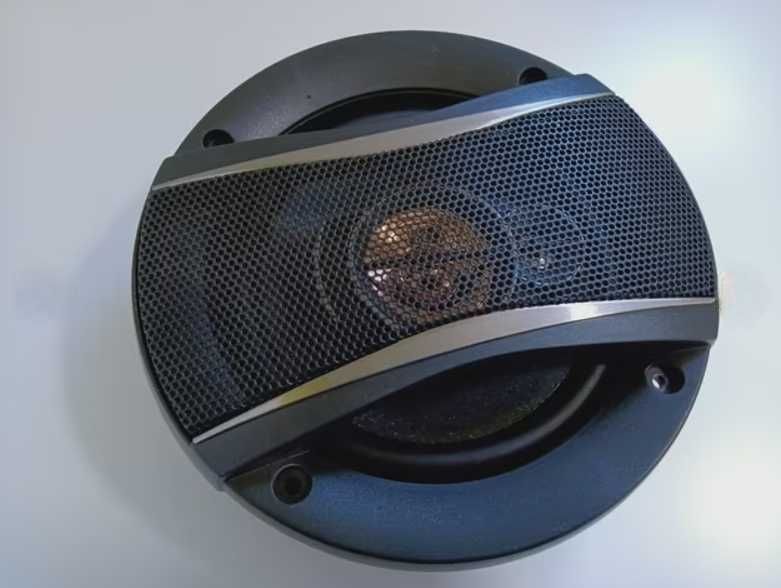 Colunas de 10cm e 360W totais  Novas