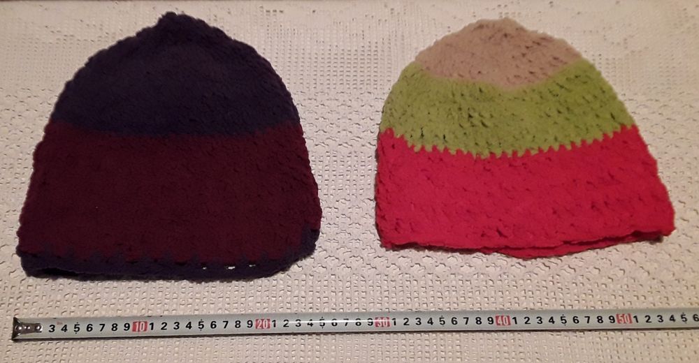 Gorros em malha feitos à mão, novos! Peças únicas