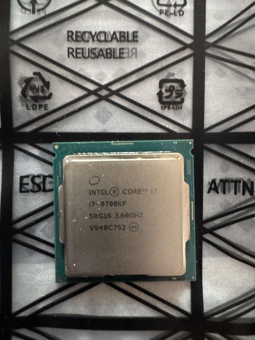 【動作品】Intel Core i7-9700 Amazon | Intel Core i7-9700 Retail-（1151/8 Core / 3.00GHz