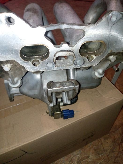 Впускной коллектор на nissan primera p12. 1.8