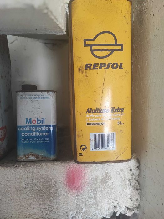 latas de oficina antigas