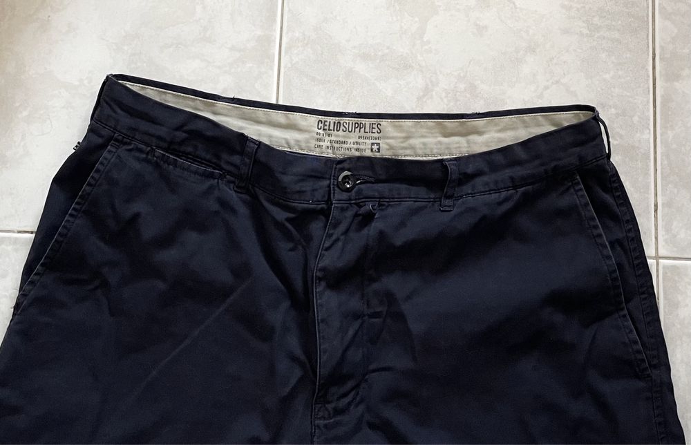 Calções azuis escuros (Celio, tamanho 44)