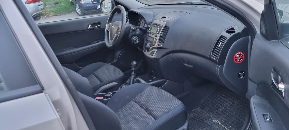 Hyundai i30  1.4b kolor QU drzwi klapa zderzak tył lampa tył
