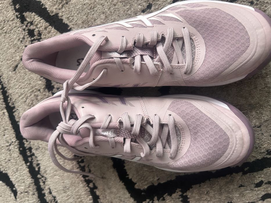 Кросівки жіночі Asics Gel-tactic 12