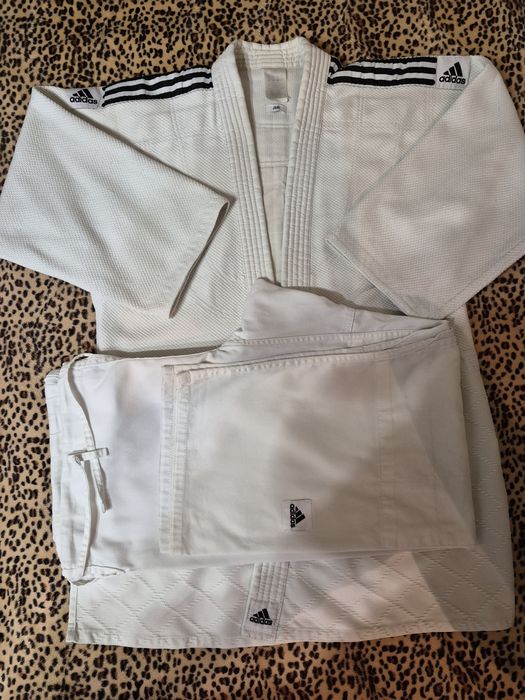 Продам кiмоно ADIDAS J500