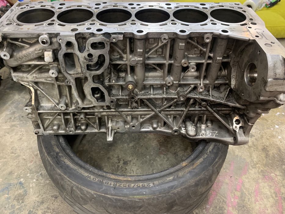 Bmw n57d30 e70 f15 10 30 07 01 x5 530d 535d розборкаБлок двигун мотор