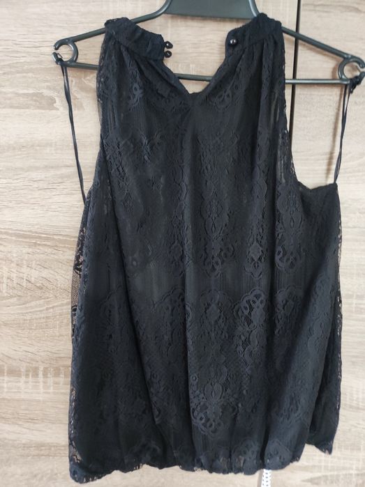 Czarna koronkowa bluzka bez rękawów rozm 38