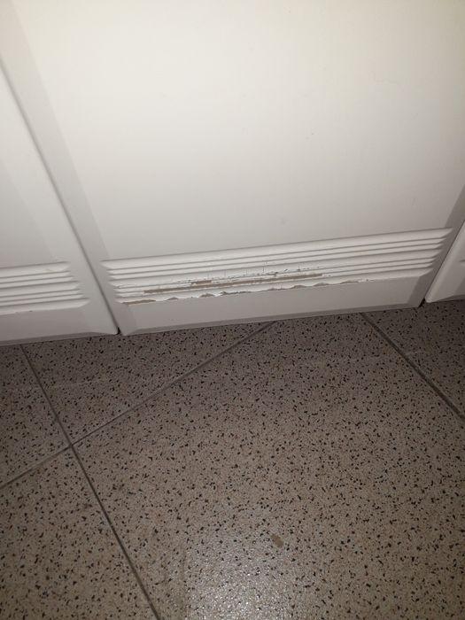 Movel casa de banho com lavatório.