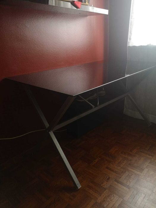 Mesa ou Secretária com tampo de vidro fumado C140xL70xA70
