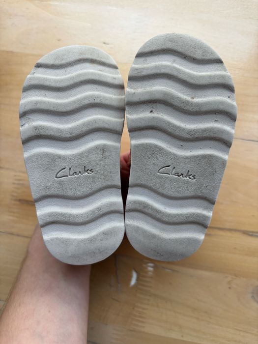 Туфлі на дівчинку, лаковані туфлі Clarks, 20-21 розмір