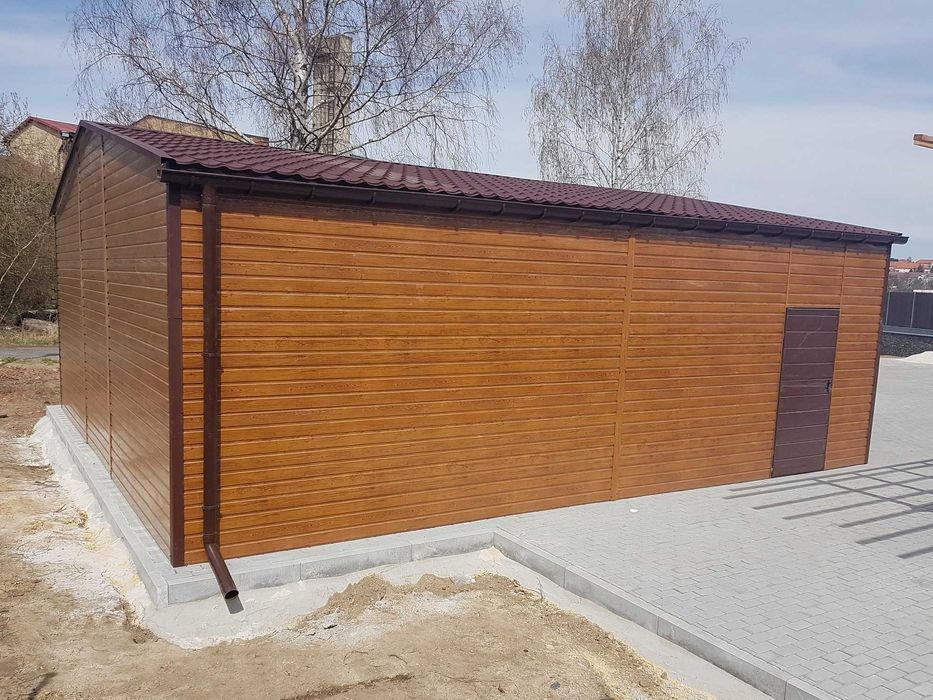 Blaszana montowana hala 8×9m- złoty dąb