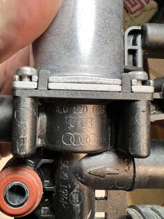 Продам електромагнитный клапан Audi/VW/Seat/Skoda (8E0820036)