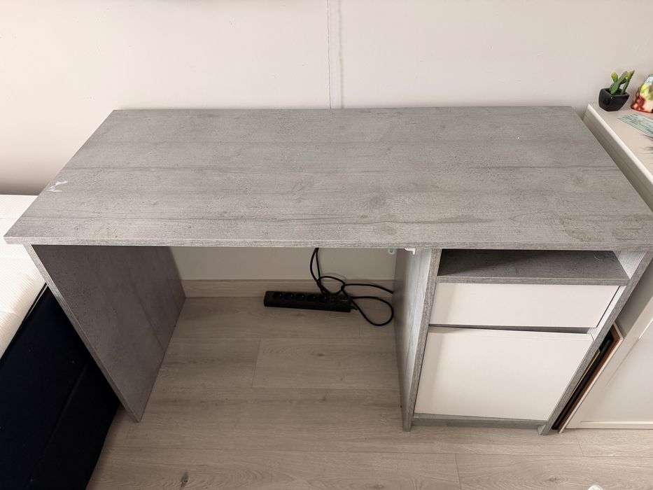 Biurko 120cmx52cm