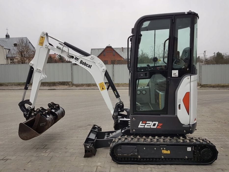 Minikoparka Miniładowarka koparka wynajem wypożyczalnia usługi Myszków