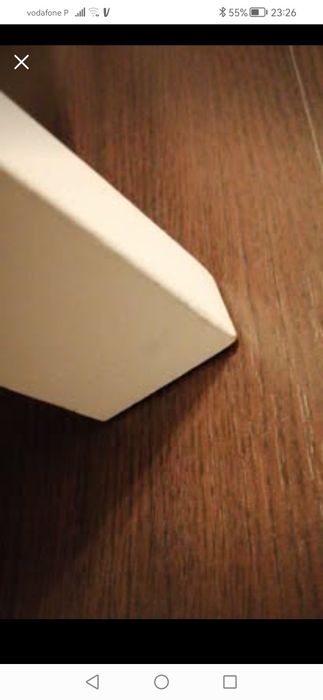 Mesa cabeceira branca