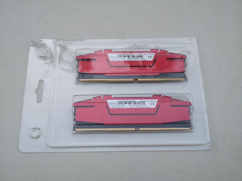 .Memória Ram (4G x 2) total 8 G ddr4 2133 CL15 1.2V