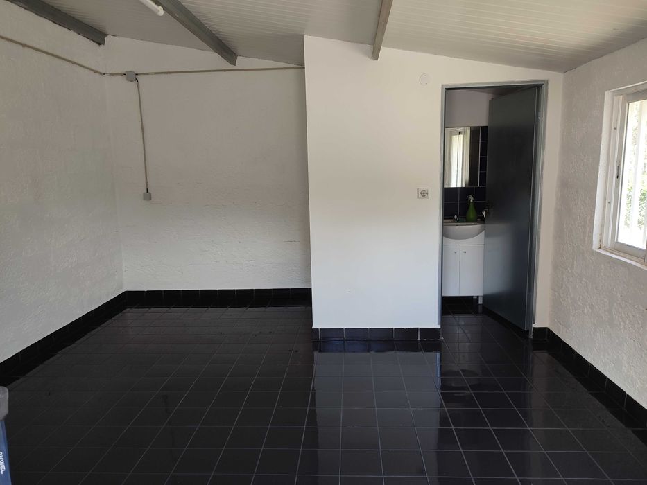 Armazém 200 mts2 para arrendamento