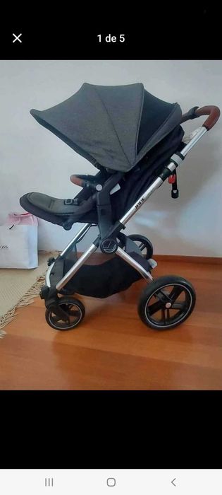 Carrinho desportivo e ovo bébé