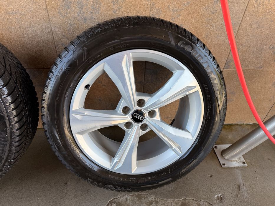 Диск з шиною  goodyear на audi q5
