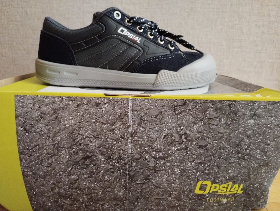 Nowe Buty robocze z noskiem bezpieczne opisal 40