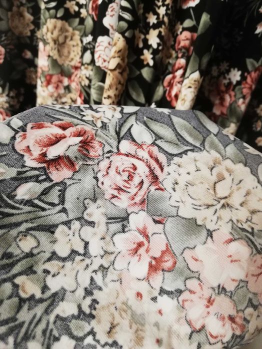 Sukienka w kwiaty 44/46