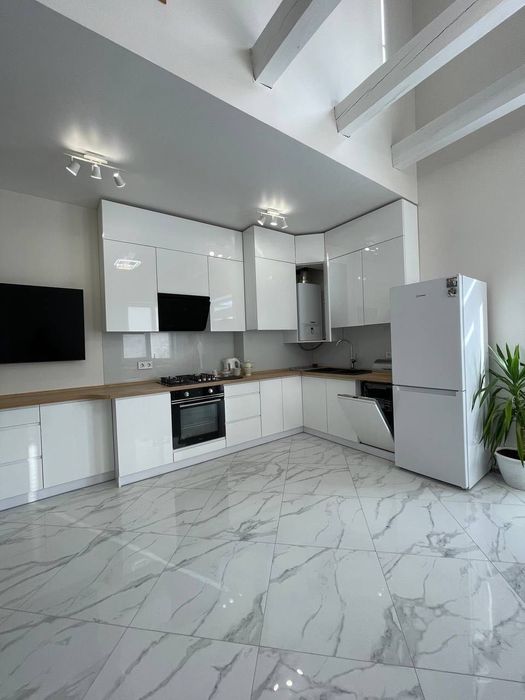 Оренда нового будинку спарки з окремим входом в Брюховичах