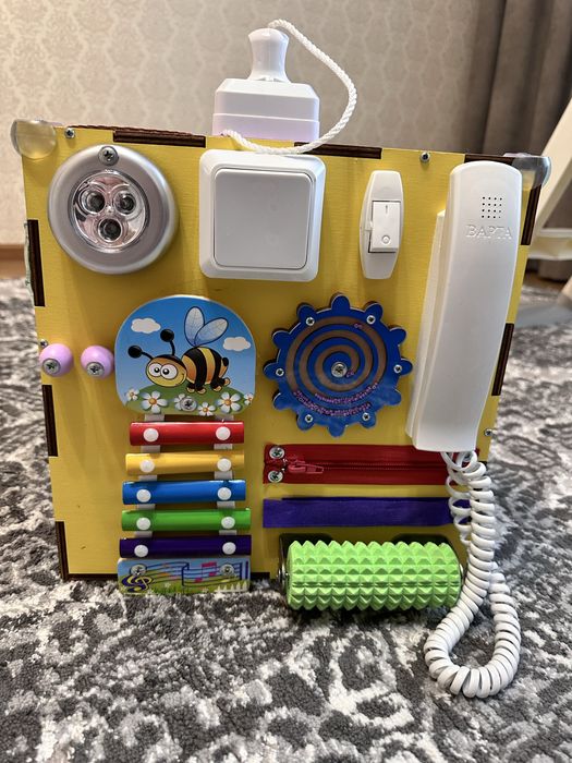 Бізікуб для малечі