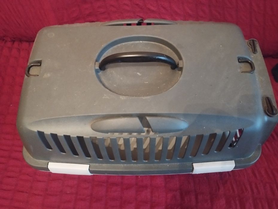 Переноска для собак и кошек.