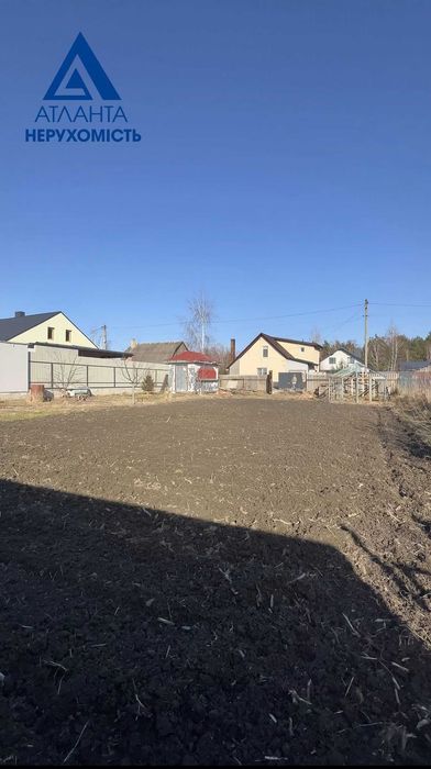 Продаж  земельної ділянки в с. Озерце