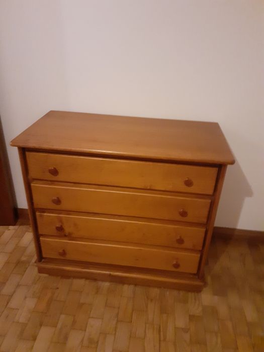 Mobília de quarto cama, colchão, cómoda e cadeira