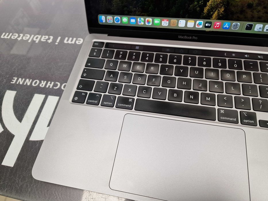 Macbook PRO 13 2020/ M1/ 16GB/ 256GB/ Space Gray/ 260 cykli/ Grade A-