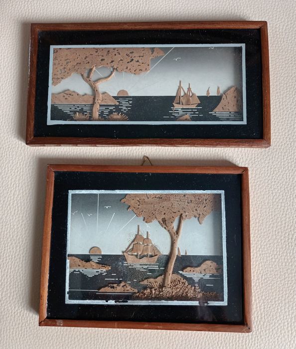 Dois pequenos quadros ilustrado com cortiça