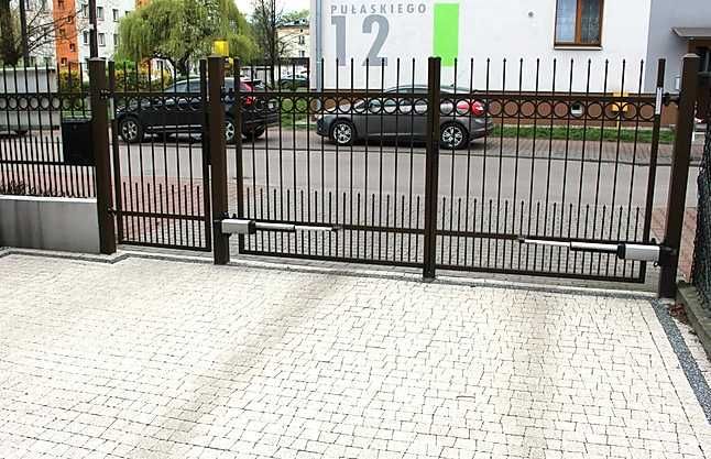 napędy bram  bramy garażowe bramy ogrodzeniowe  sprzedaż montaż serwis