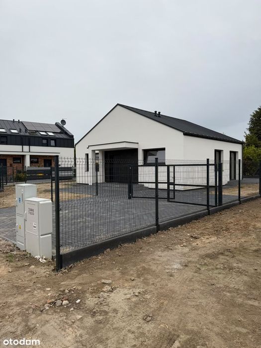 Dom parterowy z klimatyzacją i instalacją fotowoltaiczną Buk !