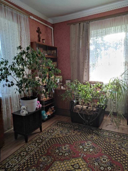 Добротный дом у границы города - в Латовке (Котовке)