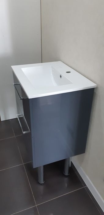 Продаю тумбу з умивальником Imprese