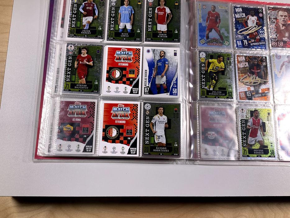 TOPPS Match Attax 2023/24 Album + 376 Cards, Poster Original Metal Box