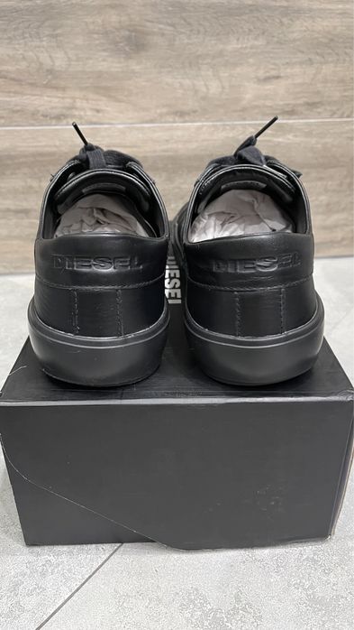 Продам майже нові кеди/ кросівки Дизель Diesel 43р