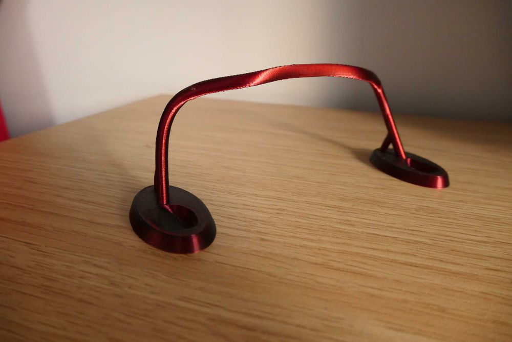 Minimalistyczna podstawka pod pada XBOX Series S/X - PS5