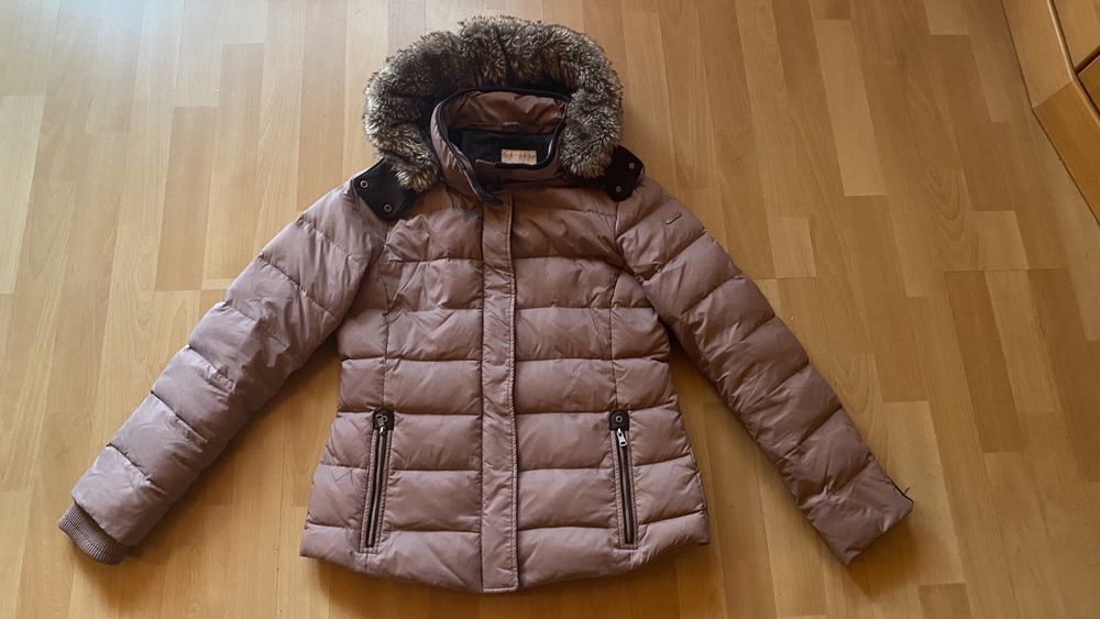 Kurtka damska zimowa z kapturem ESPRIT pudrowy róż