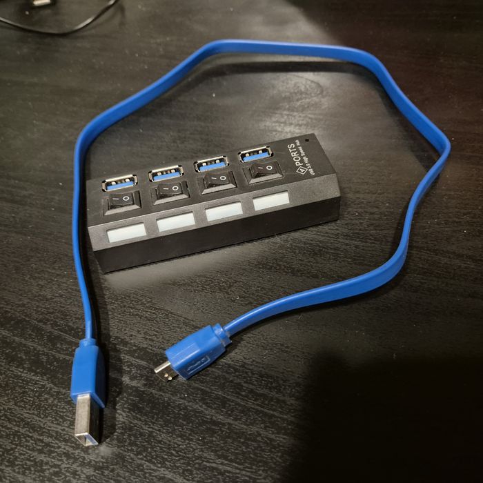 Hub USB 3.0 4 cztery porty osobne włączniki wyłączniki czarny