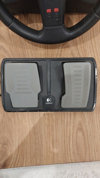 Ігровий руль Logitech formula для ПК + педалі